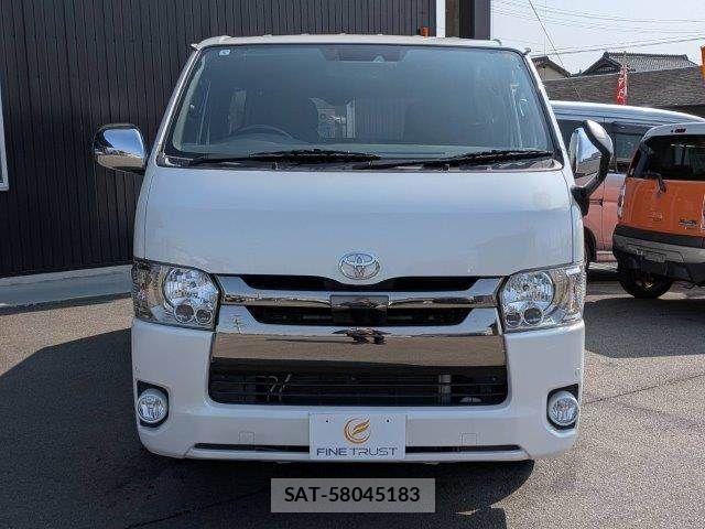 Toyota HIACE VAN 2019-05 3671450-14