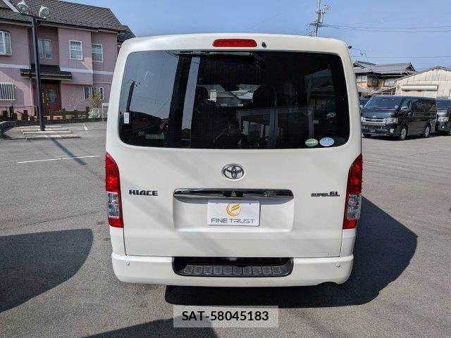 Toyota HIACE VAN 2019-05 3671450-18