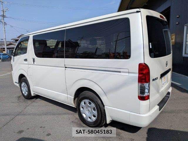 Toyota HIACE VAN 2019-05 3671450-19