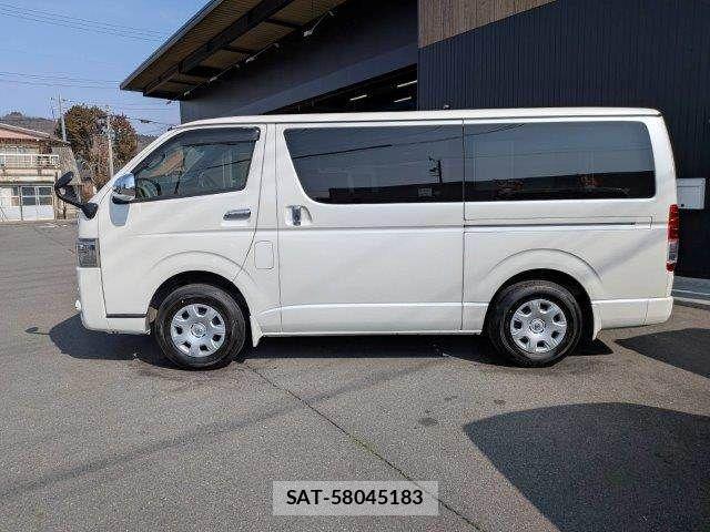 Toyota HIACE VAN 2019-05 3671450-20