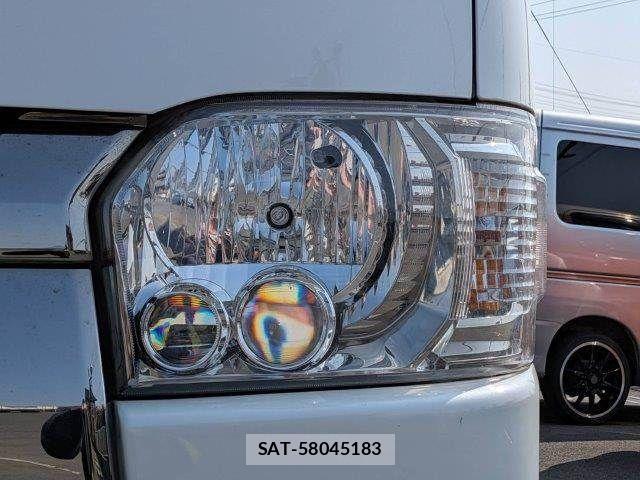 Toyota HIACE VAN 2019-05 3671450-21