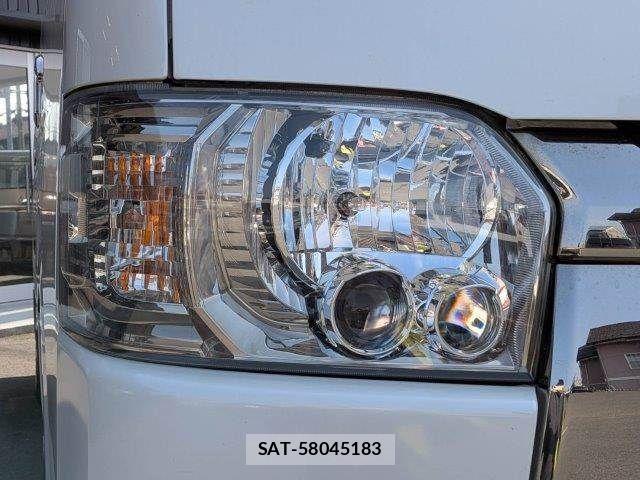 Toyota HIACE VAN 2019-05 3671450-22