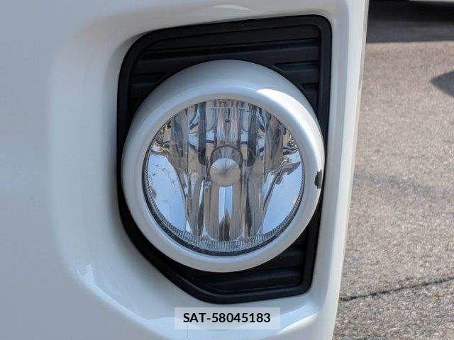Toyota HIACE VAN 2019-05 3671450-23