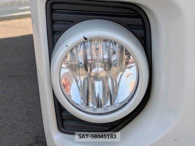 Toyota HIACE VAN 2019-05 3671450-24