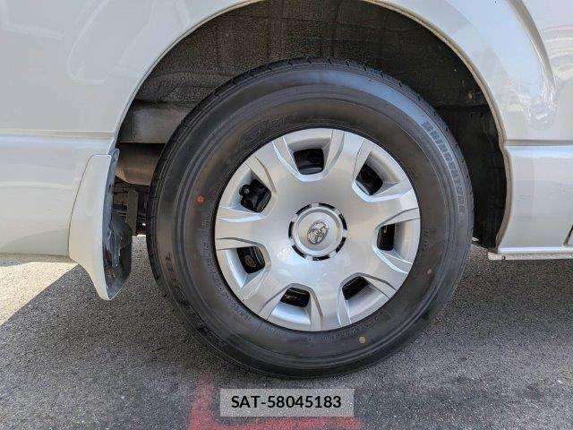 Toyota HIACE VAN 2019-05 3671450-27