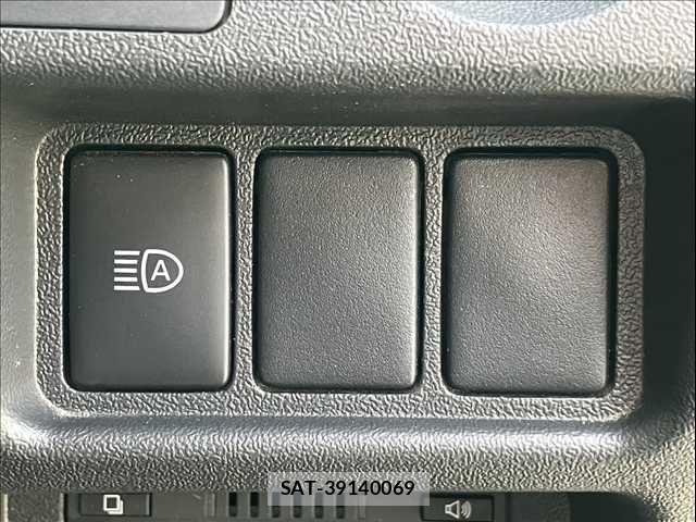 Toyota HIACE VAN 2023-01 3671437-16