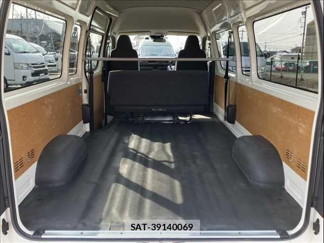 Toyota HIACE VAN 2023-01 3671437-19