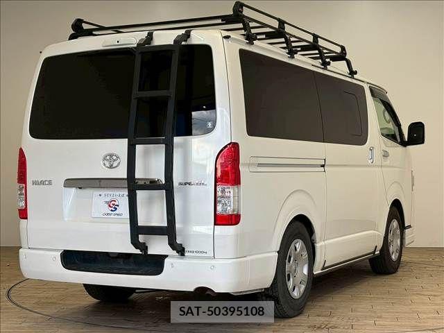 Toyota HIACE VAN 2023-04 3906120-15