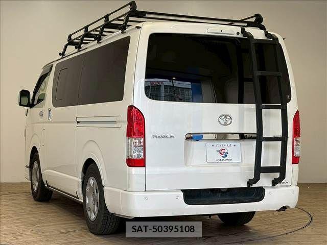 Toyota HIACE VAN 2023-04 3906120-16