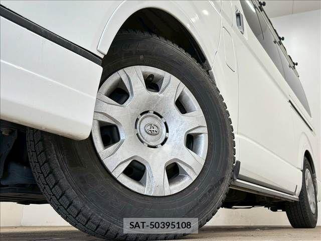 Toyota HIACE VAN 2023-04 3906120-17
