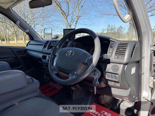 Toyota HIACE VAN 2014-08 3934338-10