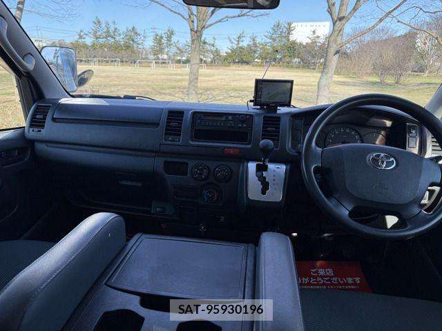 Toyota HIACE VAN 2014-08 3934338-11