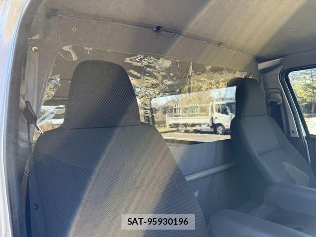 Toyota HIACE VAN 2014-08 3934338-14