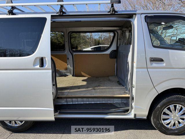 Toyota HIACE VAN 2014-08 3934338-15