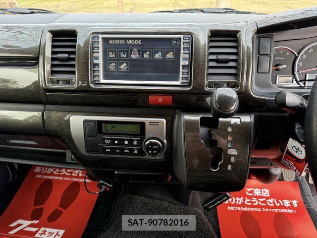 Toyota HIACE VAN 2014-03 4109816-13