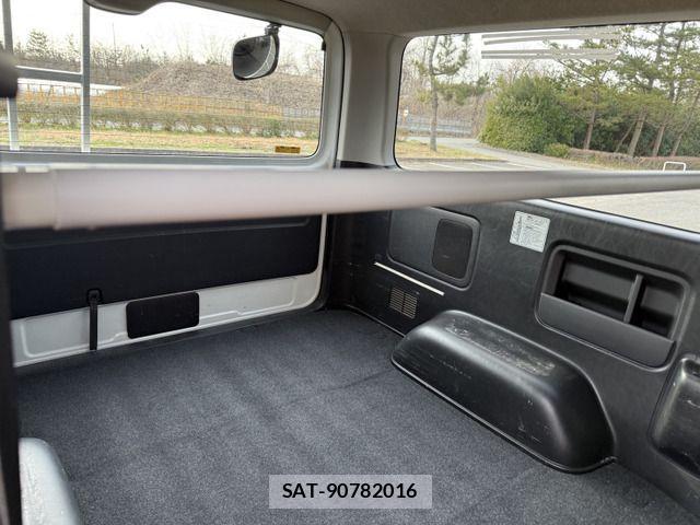 Toyota HIACE VAN 2014-03 4109816-17