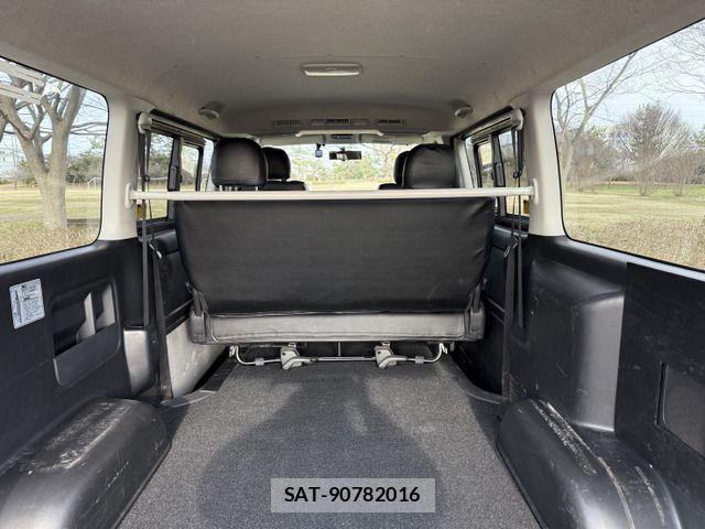 Toyota HIACE VAN 2014-03 4109816-18