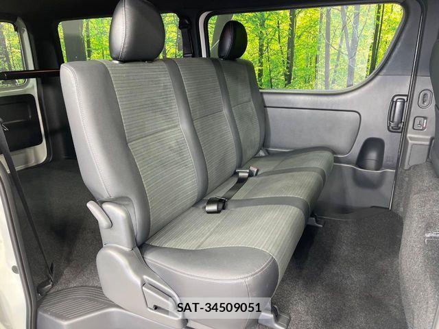 Toyota HIACE VAN 2025-10 4324782-9