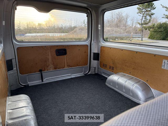 Toyota HIACE VAN 2012-10 4392625-17