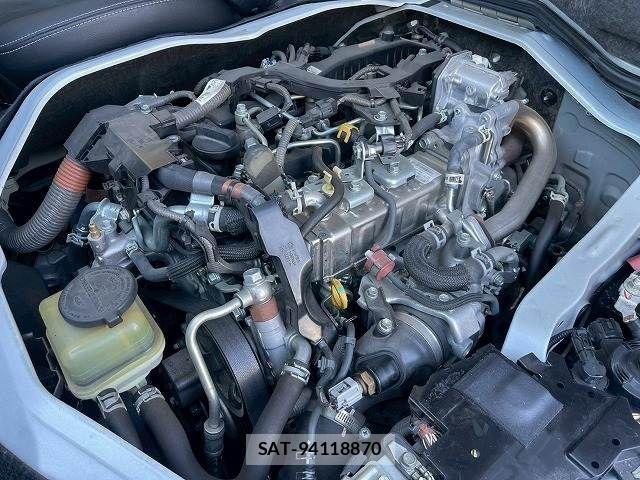 Toyota HIACE VAN 2020-12 4421023-17