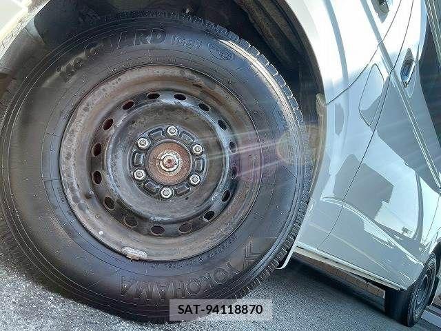 Toyota HIACE VAN 2020-12 4421023-18