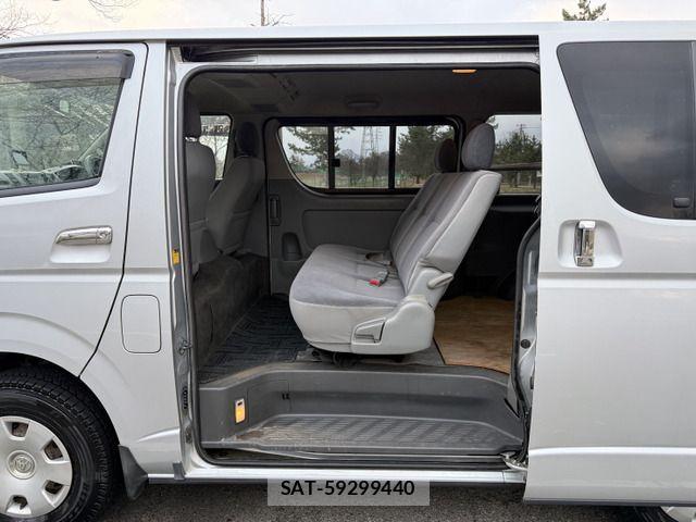 Toyota HIACE VAN 2009-02 4593432-17