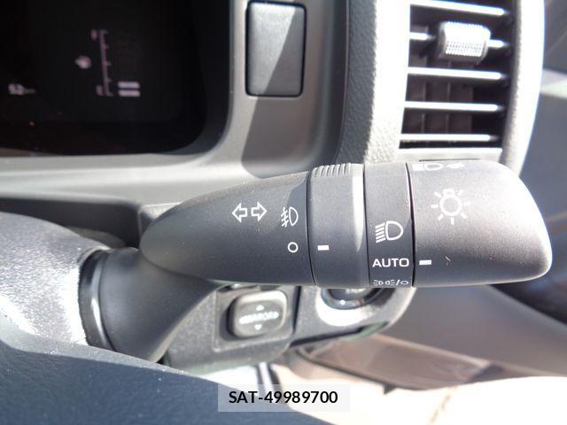 Toyota HIACE VAN 2026-03 4593389-13