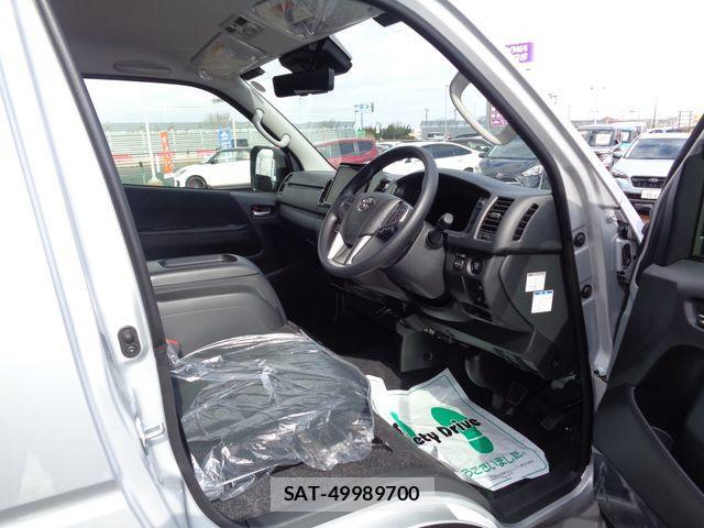 Toyota HIACE VAN 2026-03 4593389-1