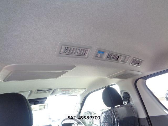 Toyota HIACE VAN 2026-03 4593389-24