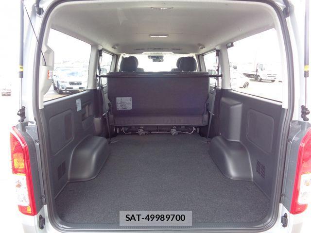 Toyota HIACE VAN 2026-03 4593389-25
