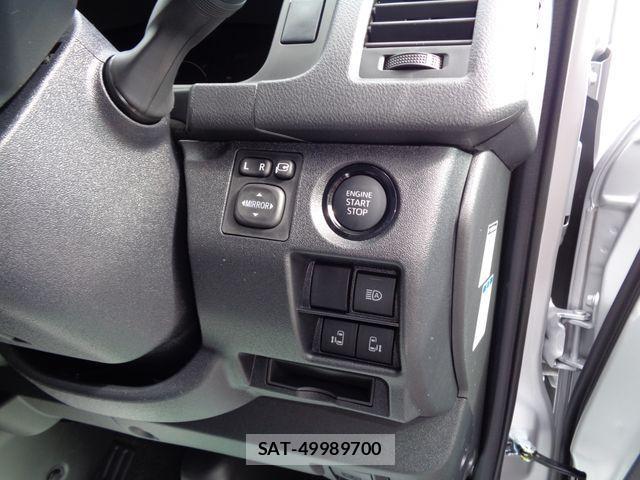 Toyota HIACE VAN 2026-03 4593389-7