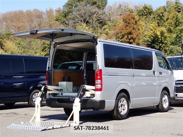 Toyota HIACE VAN 2021-12 4593407-0