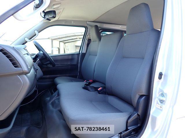 Toyota HIACE VAN 2021-12 4593407-23