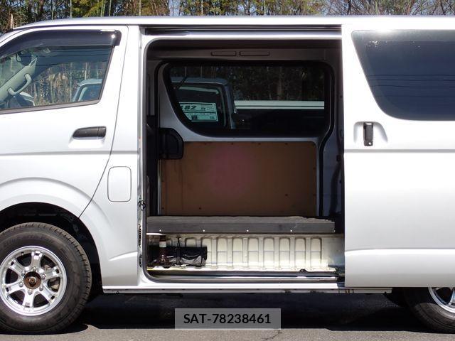Toyota HIACE VAN 2021-12 4593407-3