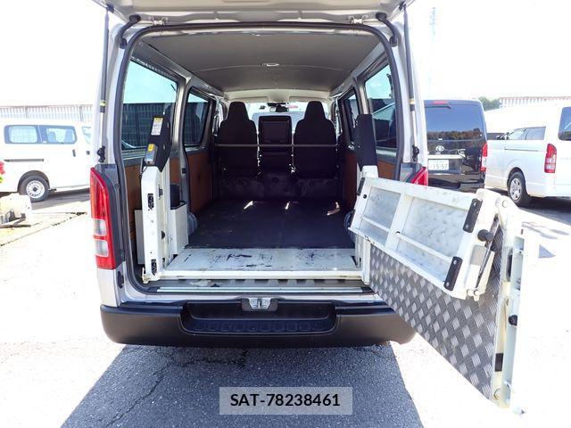 Toyota HIACE VAN 2021-12 4593407-6