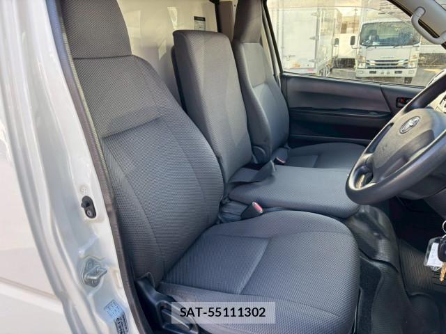 Toyota HIACE VAN 2018-10 4754025-16