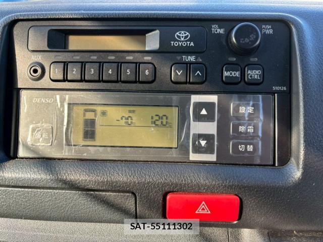 Toyota HIACE VAN 2018-10 4754025-19
