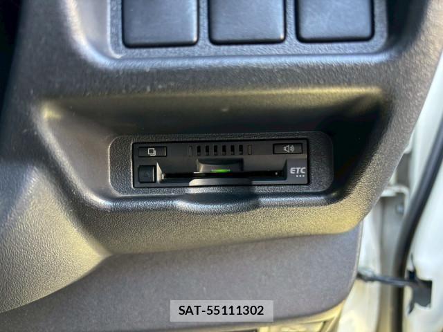 Toyota HIACE VAN 2018-10 4754025-21