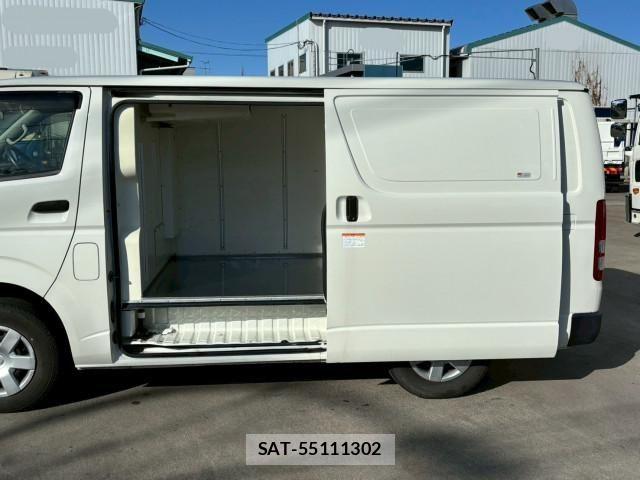 Toyota HIACE VAN 2018-10 4754025-7