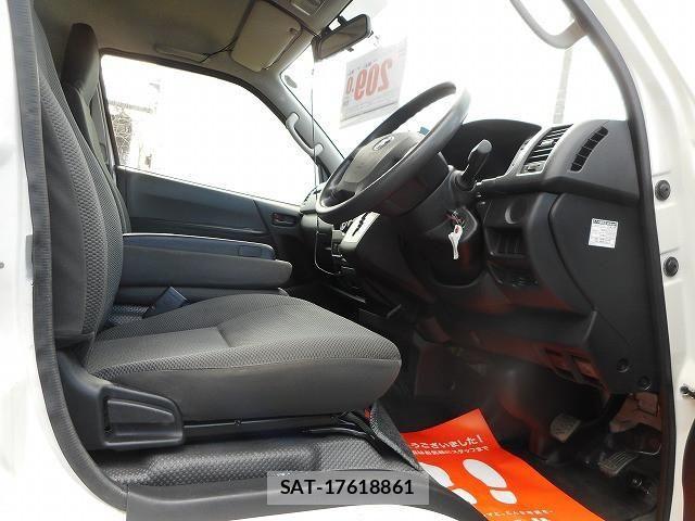 Toyota HIACE VAN 2016-03 4754029-9