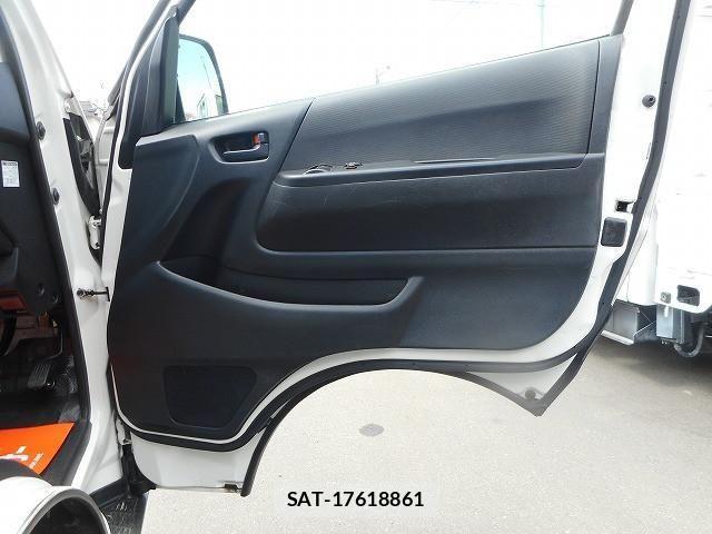 Toyota HIACE VAN 2016-03 4754029-10