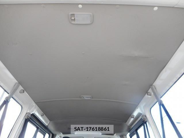 Toyota HIACE VAN 2016-03 4754029-17