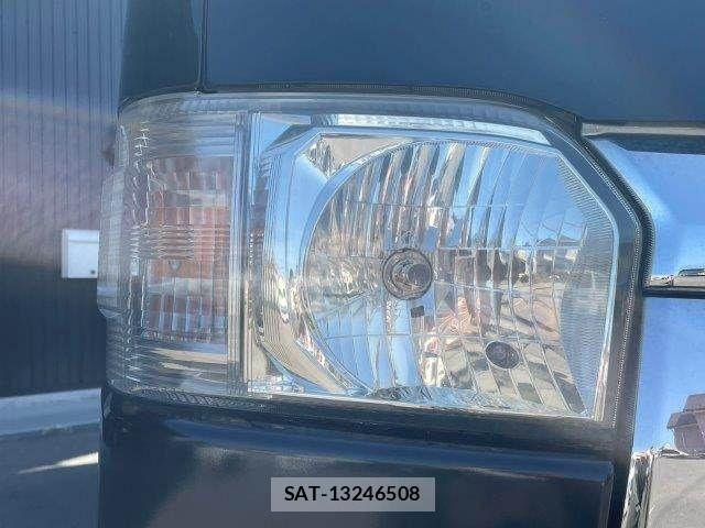 Toyota HIACE VAN 2014-03 4754022-23