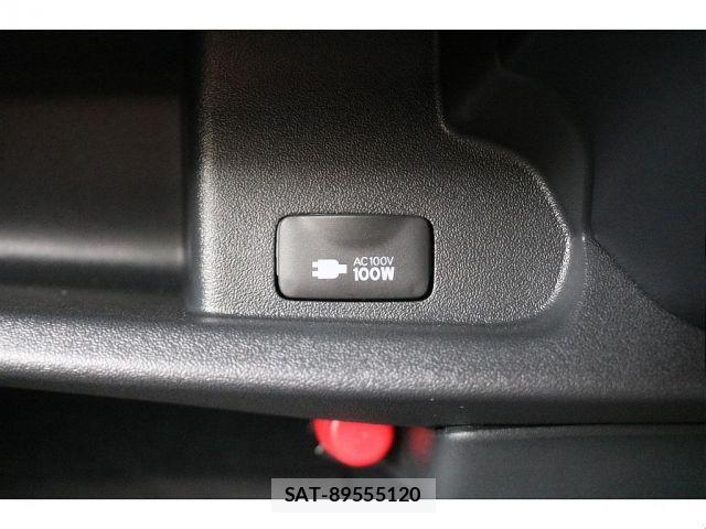 Toyota HIACE VAN 2026-01 4944888-17