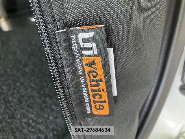 Toyota HIACE VAN 2020-08 5868958-12