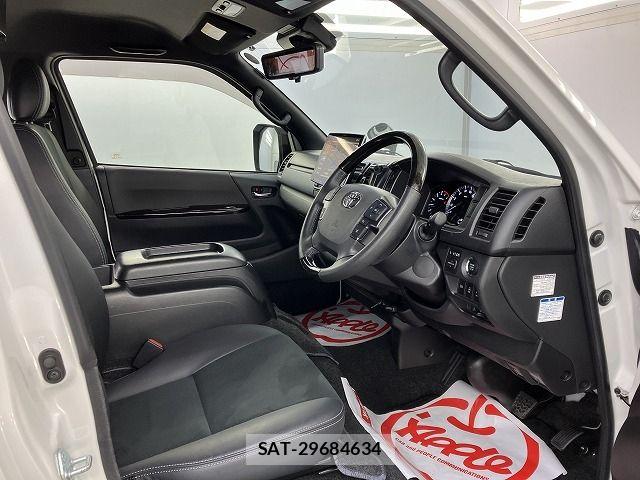 Toyota HIACE VAN 2020-08 5868958-6