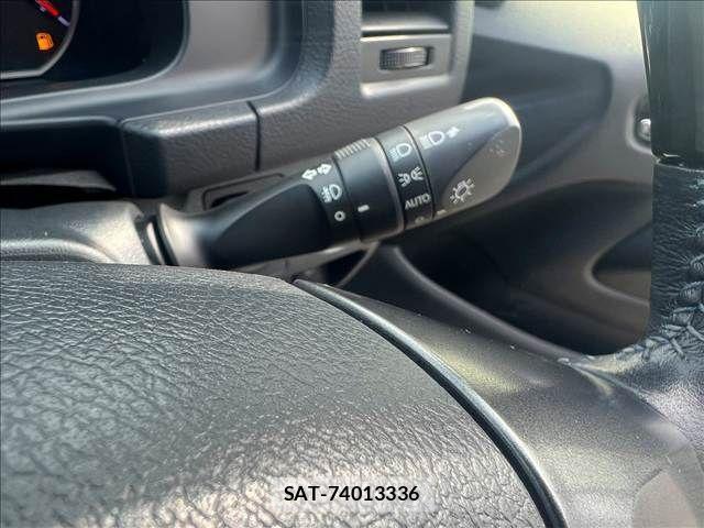 Toyota HIACE VAN 2017-03 5868967-15