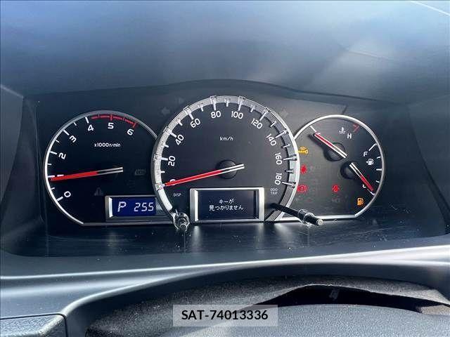 Toyota HIACE VAN 2017-03 5868967-16