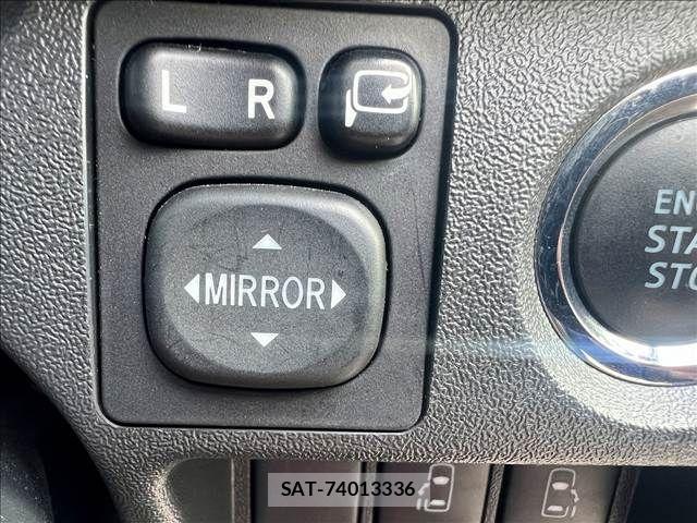 Toyota HIACE VAN 2017-03 5868967-17