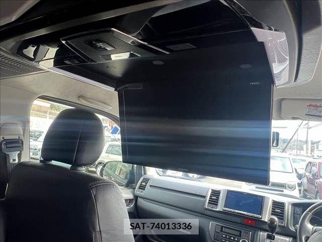Toyota HIACE VAN 2017-03 5868967-19